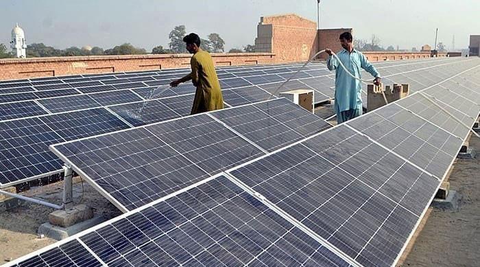 Minister urges easier procedure for new net metering connections