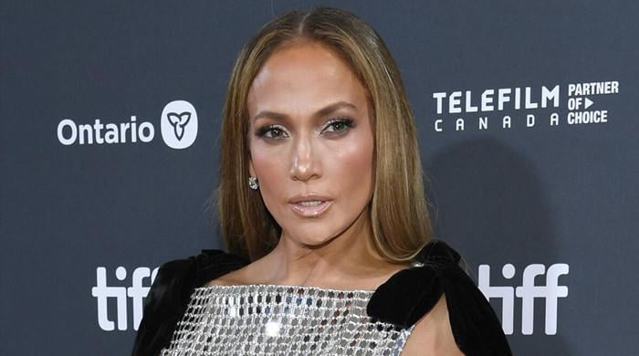 Jennifer Lopez heads to AMAs ‘rehearsals’ despite injury