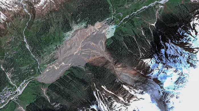 Flood risk threatens Swiss valley after village destroyed by glacier