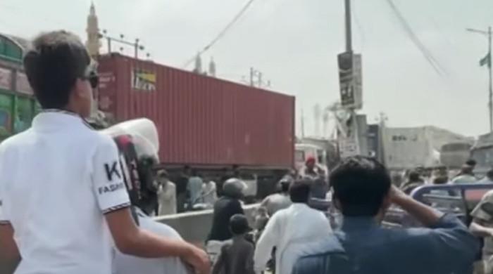 Karachi residents protest prolonged loadshedding, block National Highway for hours