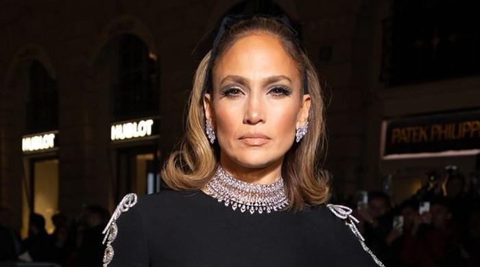 Jennifer Lopez opens up about dating life after controversial performance