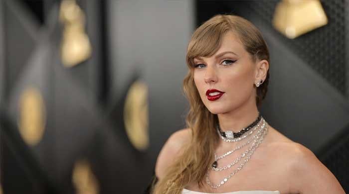 How did Taylor Swift lose her music?