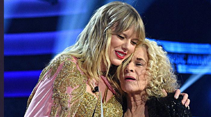 Taylor Swift gets shoutout from Carole King over reclaiming music catalog