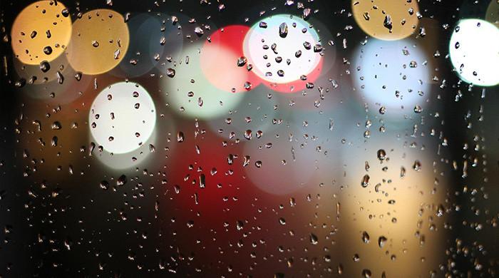 Karachi heatwave may ease slightly with light drizzle expected tonight
