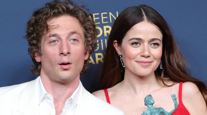 Jeremy Allen White’s pals warn actor about fame chasing girlfriend Molly Gordon