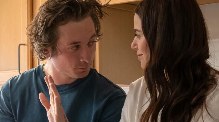 ‘The Bear’ star Molly Gordon finally addresses THAT viral photo with Jeremy Allen White